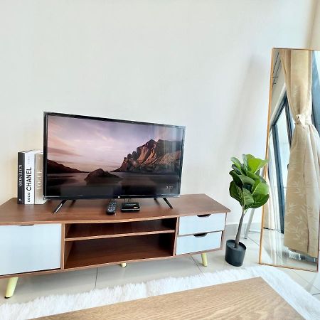 A 1-4 Pax Cozy Studio Tv Box Pool 100Mps Wifi 3 Bed Trefoil Setia Alam Esterno foto