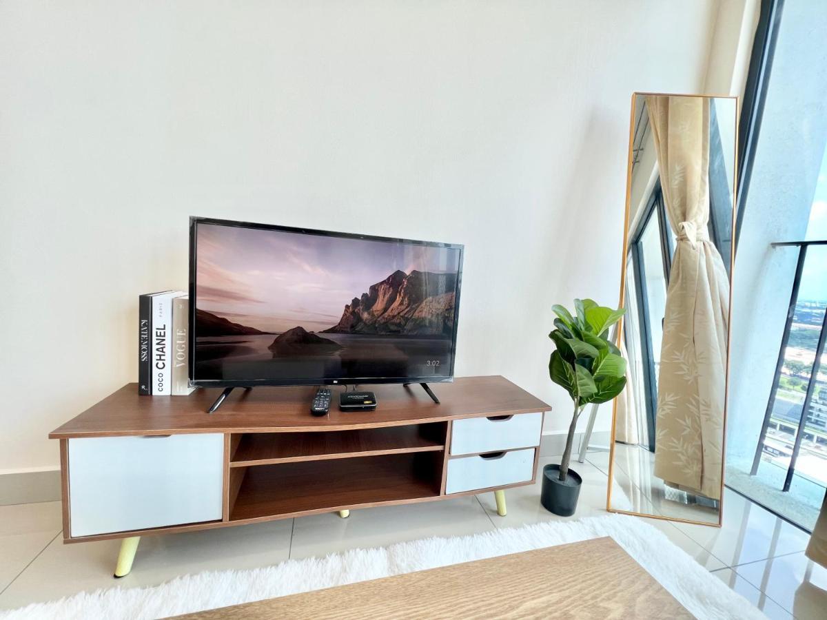 A 1-4 Pax Cozy Studio Tv Box Pool 100Mps Wifi 3 Bed Trefoil Setia Alam Esterno foto