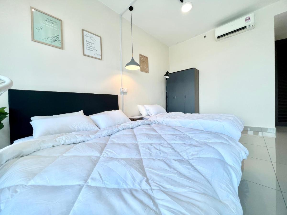 A 1-4 Pax Cozy Studio Tv Box Pool 100Mps Wifi 3 Bed Trefoil Setia Alam Esterno foto