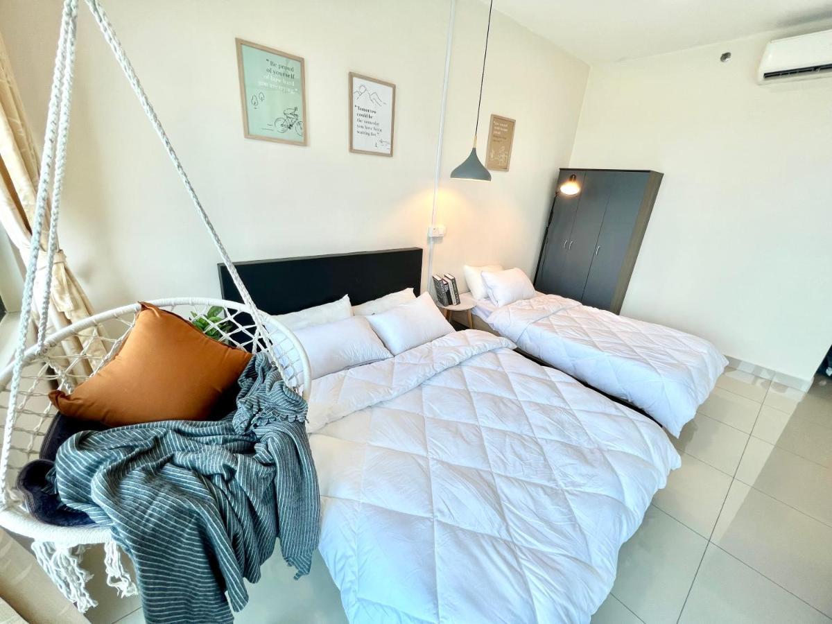 A 1-4 Pax Cozy Studio Tv Box Pool 100Mps Wifi 3 Bed Trefoil Setia Alam Esterno foto
