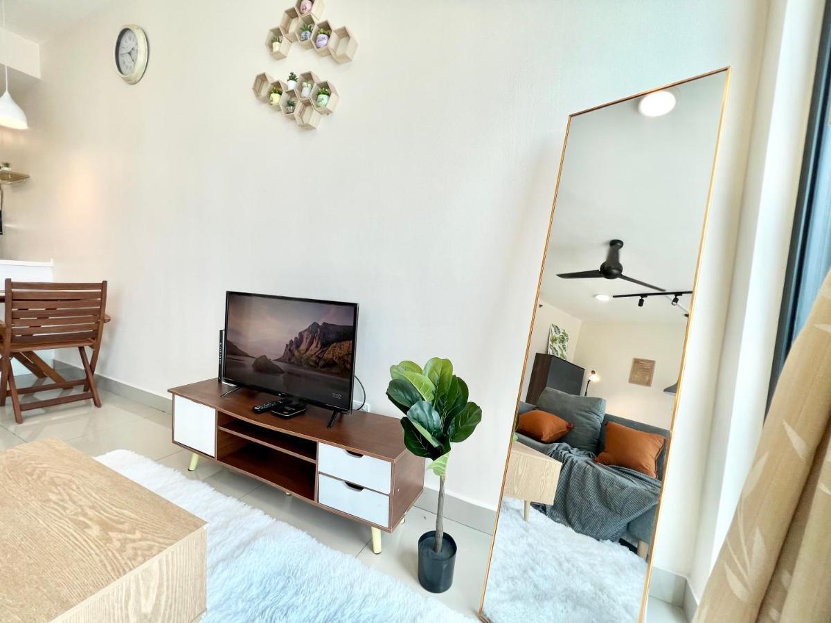 A 1-4 Pax Cozy Studio Tv Box Pool 100Mps Wifi 3 Bed Trefoil Setia Alam Esterno foto