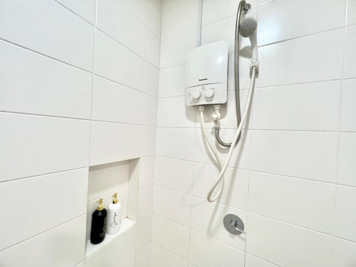 A 1-4 Pax Cozy Studio Tv Box Pool 100Mps Wifi 3 Bed Trefoil Setia Alam Esterno foto